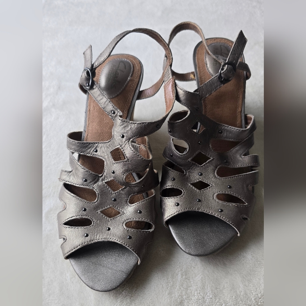 Clarks Women's Metallic Sandals